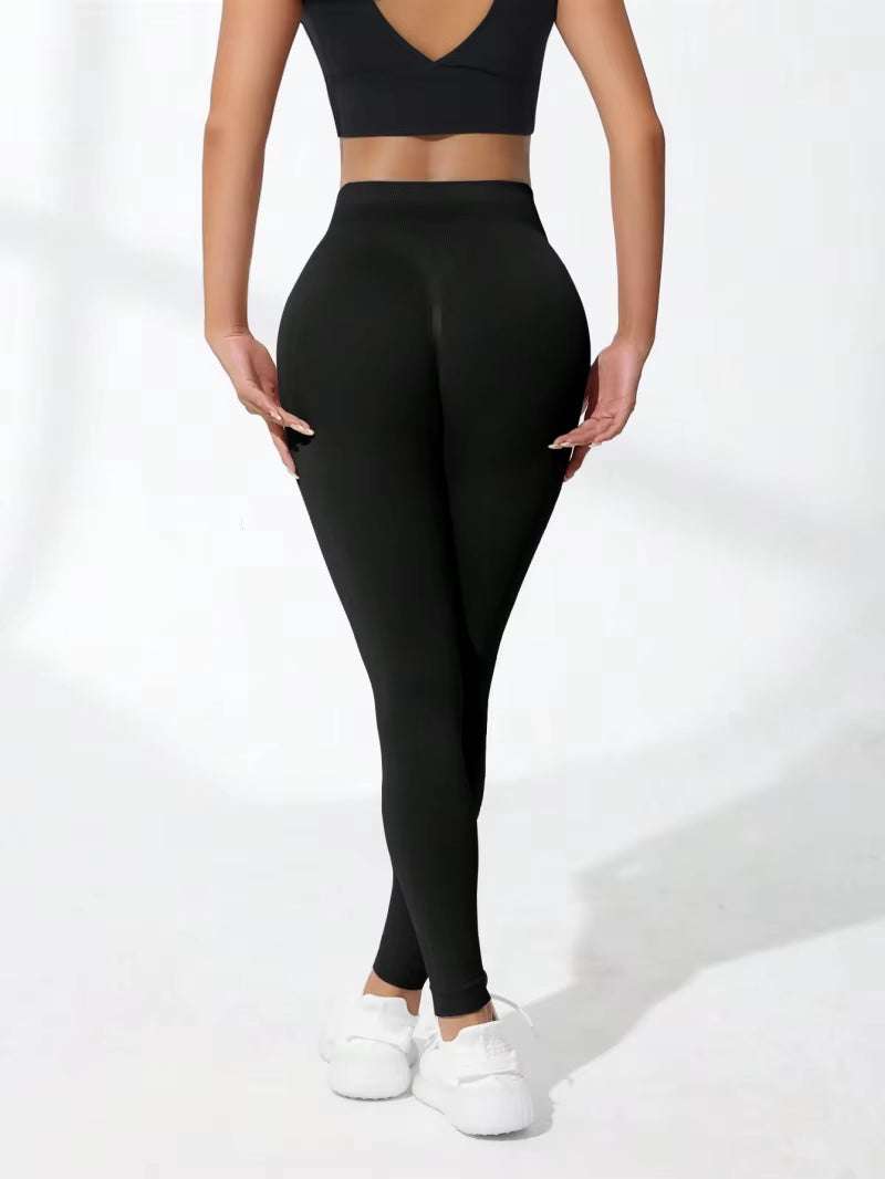 • High Waist Design :The high waist design of these yoga pants provides extra support and coverage during your workout.


• Seamless Construction :The seamless const