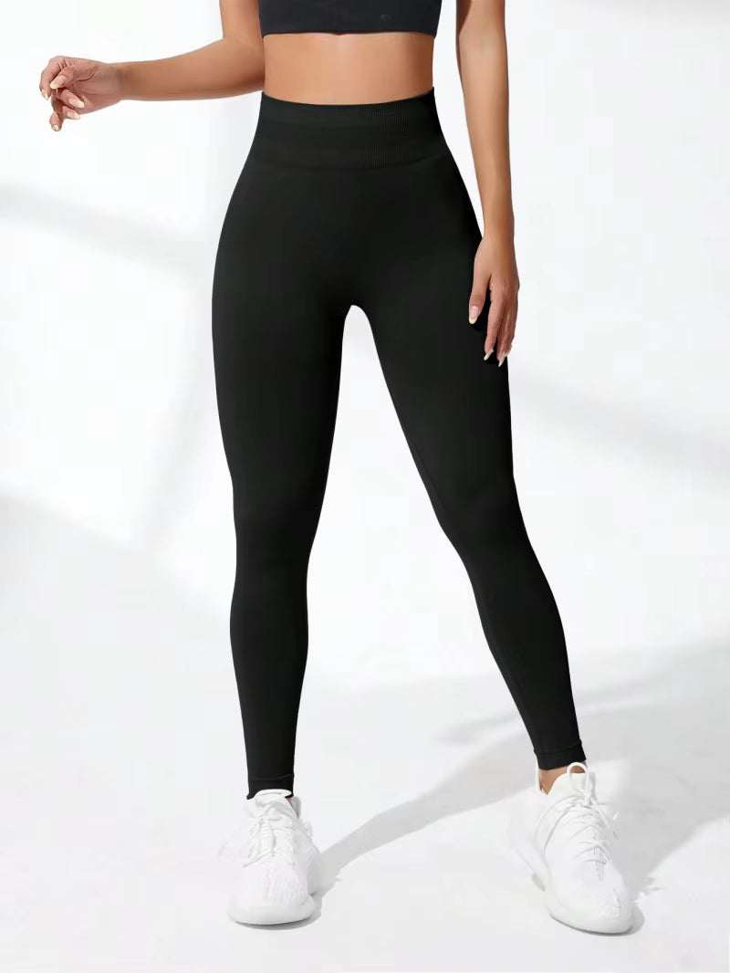 • High Waist Design :The high waist design of these yoga pants provides extra support and coverage during your workout.


• Seamless Construction :The seamless const